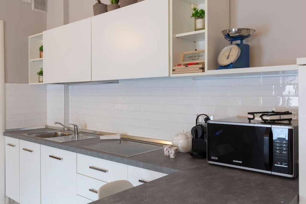 My Charming Apartments Ai Navigli-Vigevano Suite Milan Exterior photo